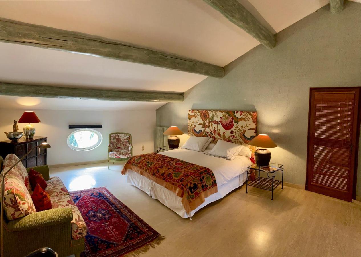 Villa Mas St Jean B&B Noves Bagian luar foto
