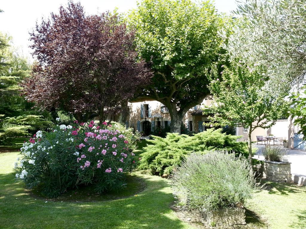 Villa Mas St Jean B&B Noves Bagian luar foto