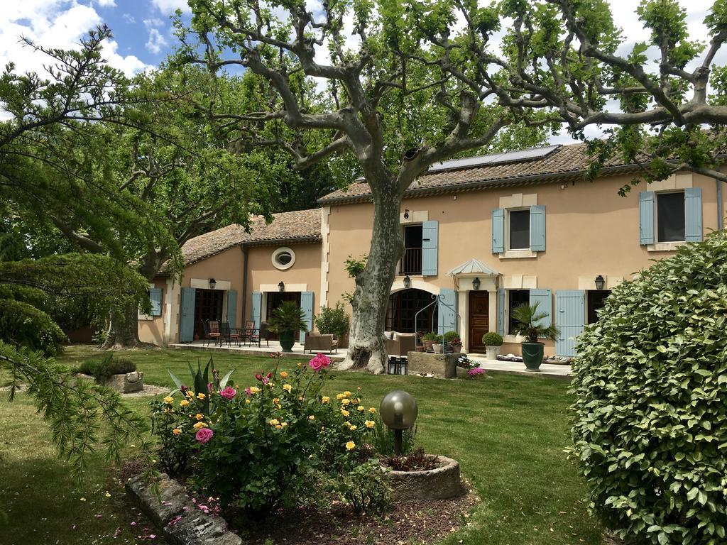 Villa Mas St Jean B&B Noves Bagian luar foto