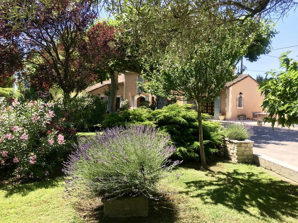 Villa Mas St Jean B&B Noves Bagian luar foto