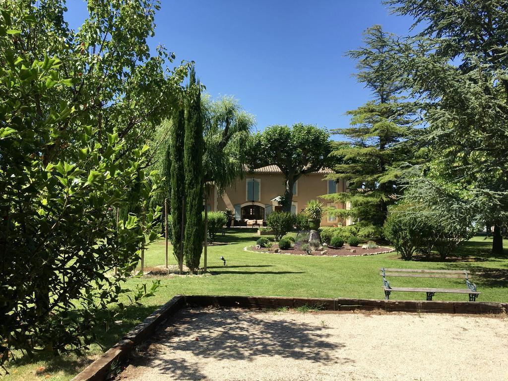 Villa Mas St Jean B&B Noves Bagian luar foto
