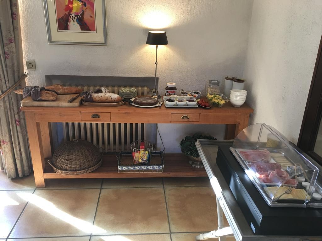 Villa Mas St Jean B&B Noves Bagian luar foto