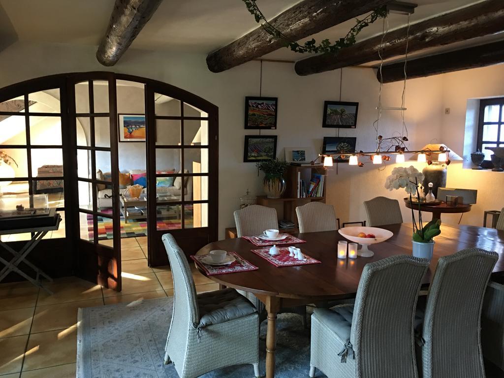 Villa Mas St Jean B&B Noves Bagian luar foto