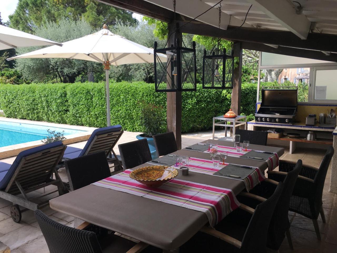 Villa Mas St Jean B&B Noves Bagian luar foto