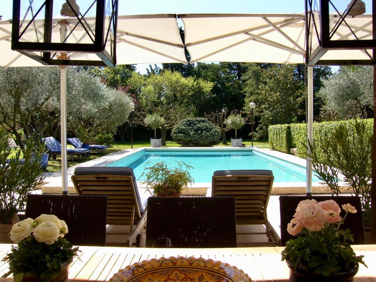 Villa Mas St Jean B&B Noves Bagian luar foto