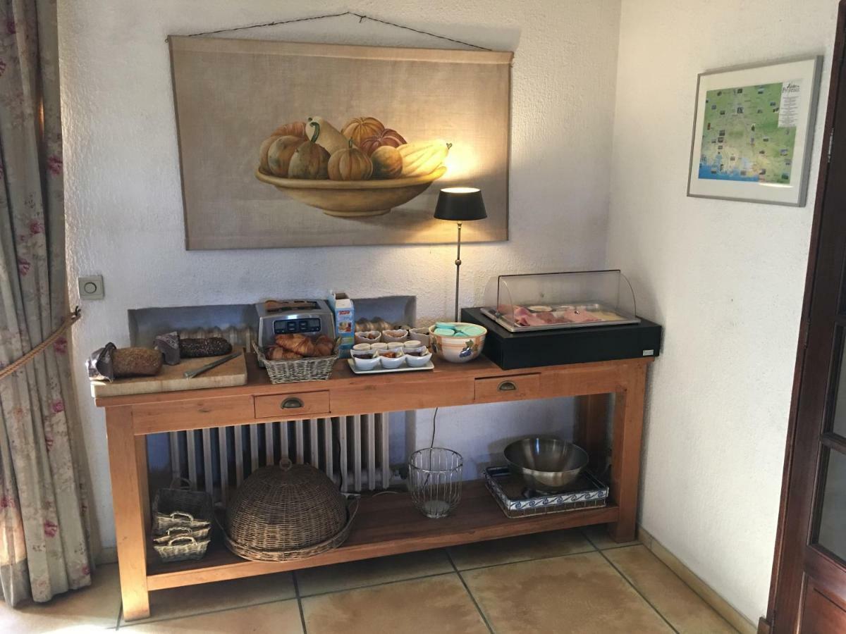 Villa Mas St Jean B&B Noves Bagian luar foto