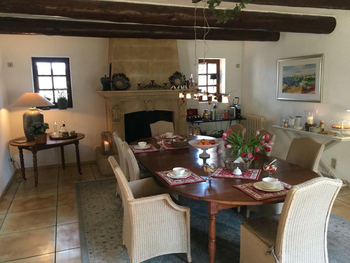 Villa Mas St Jean B&B Noves Bagian luar foto
