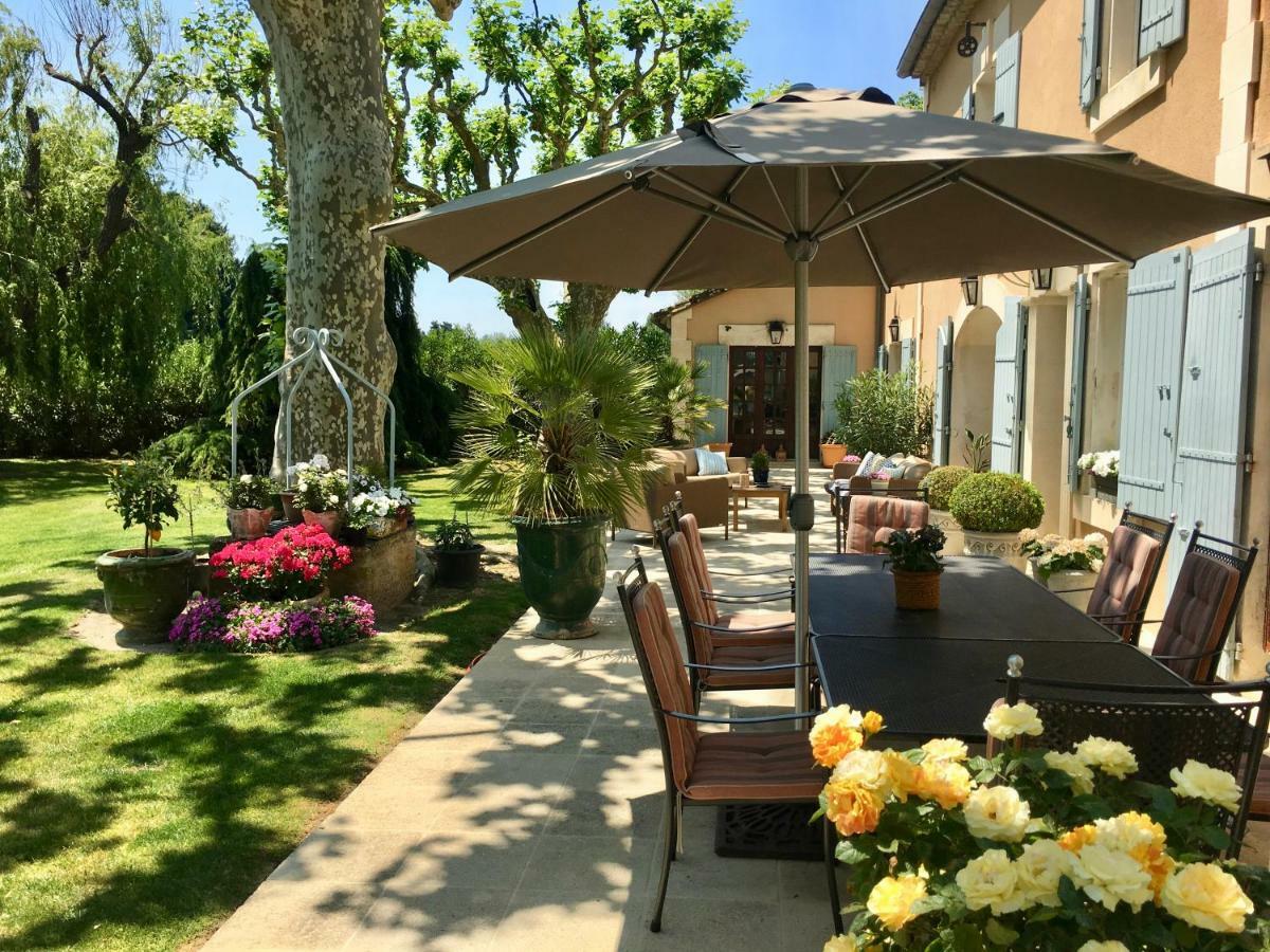 Villa Mas St Jean B&B Noves Bagian luar foto