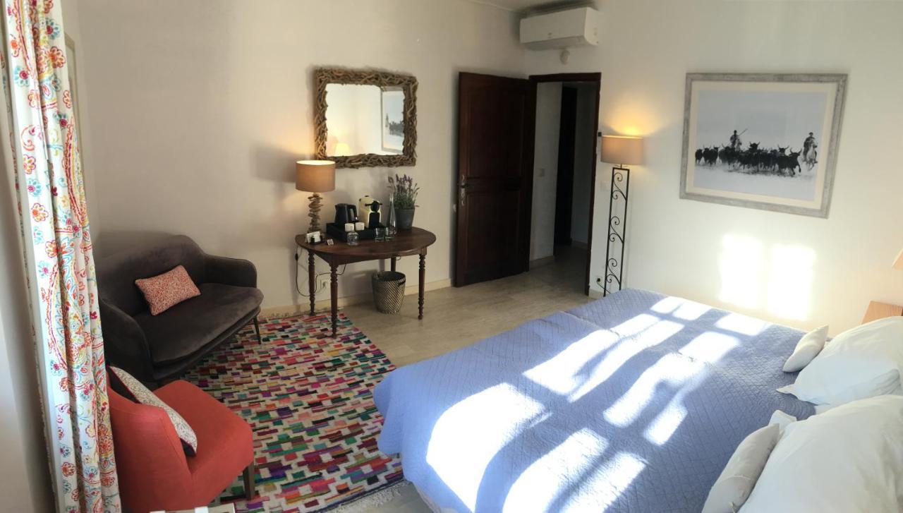 Villa Mas St Jean B&B Noves Bagian luar foto