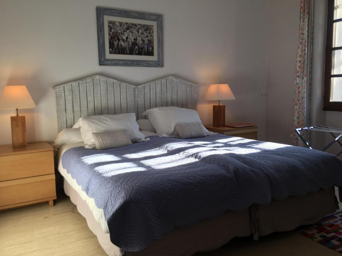 Villa Mas St Jean B&B Noves Bagian luar foto