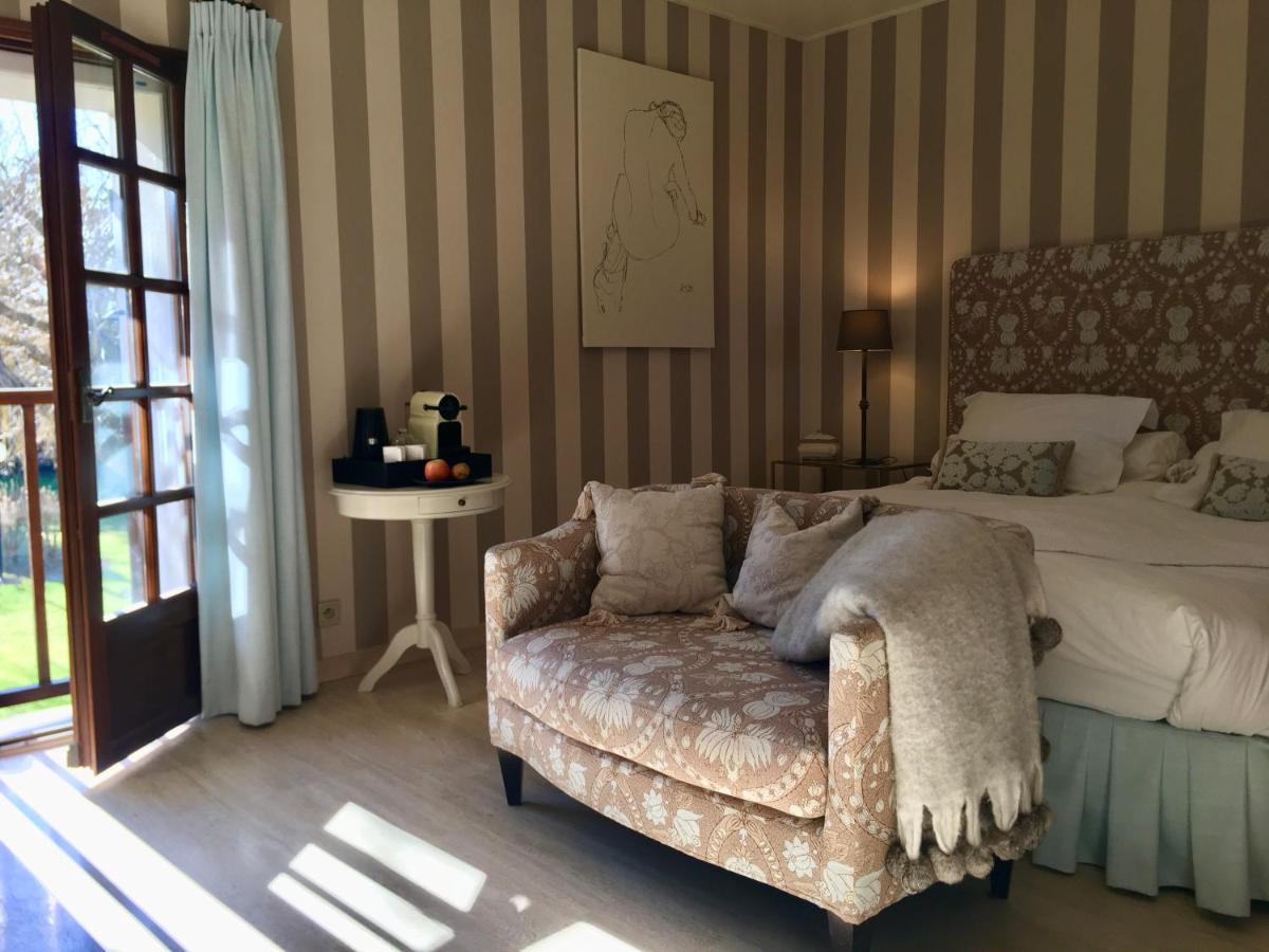 Villa Mas St Jean B&B Noves Bagian luar foto