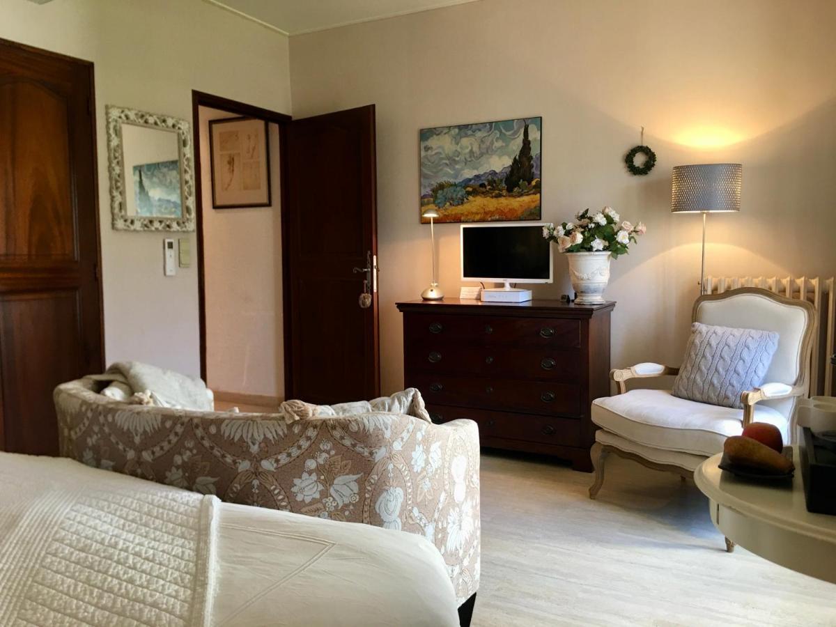 Villa Mas St Jean B&B Noves Bagian luar foto