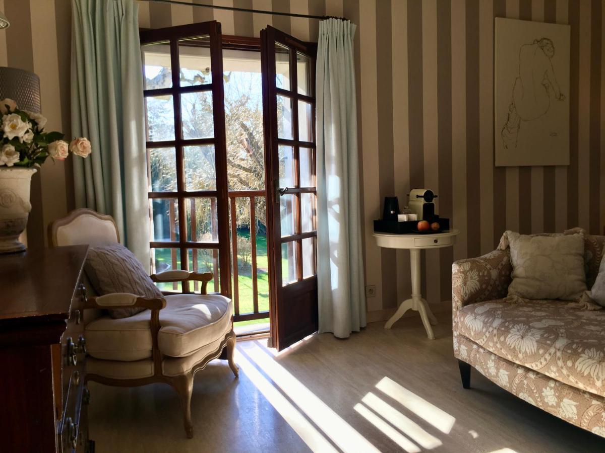 Villa Mas St Jean B&B Noves Bagian luar foto