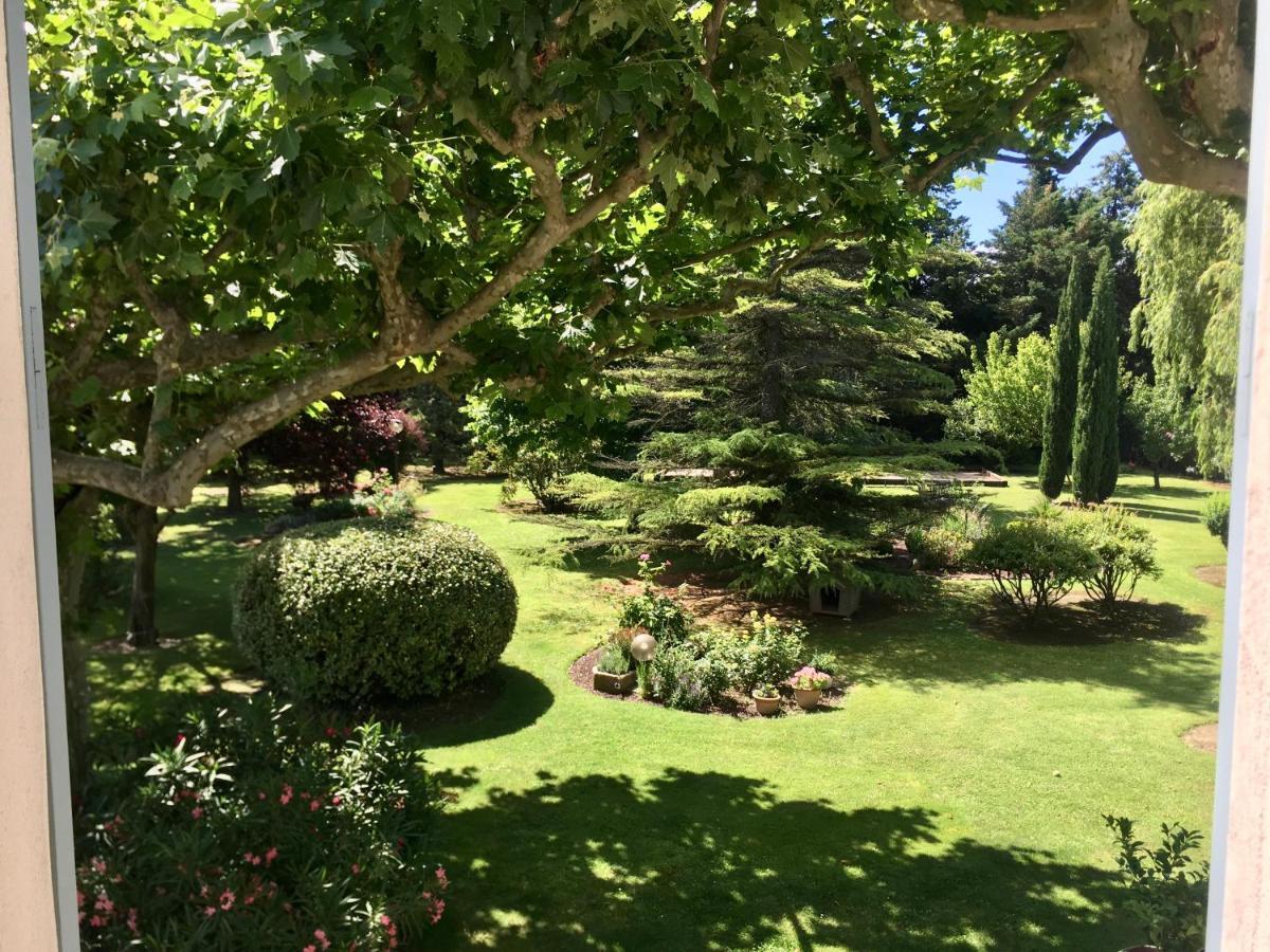 Villa Mas St Jean B&B Noves Bagian luar foto