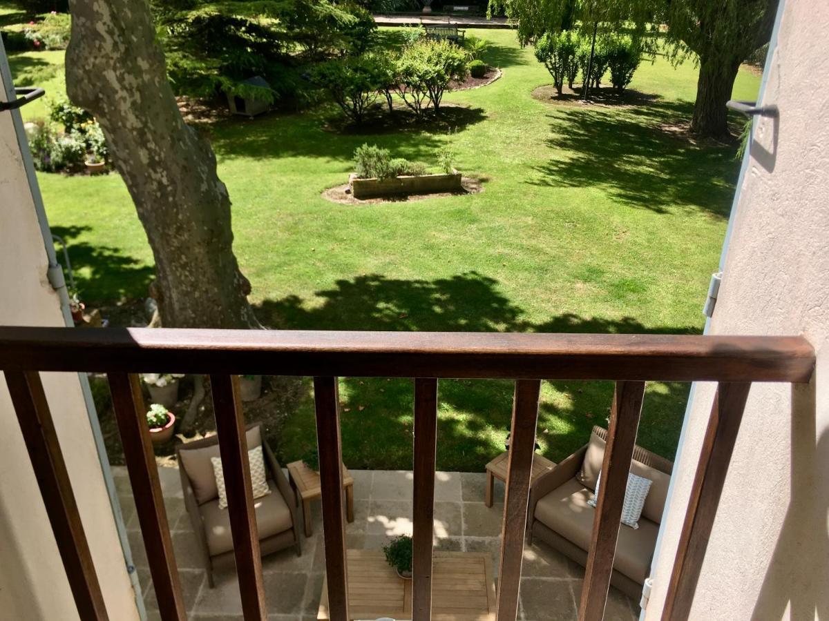 Villa Mas St Jean B&B Noves Bagian luar foto
